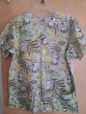 Peanuts Nurses Work Scrub Uniform Top Womens Medium Snoopy Safari Tropical Green